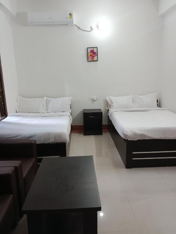 Niroda Guest House Guwahati Dış mekan fotoğraf