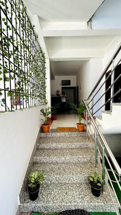 Niroda Guest House Guwahati Dış mekan fotoğraf
